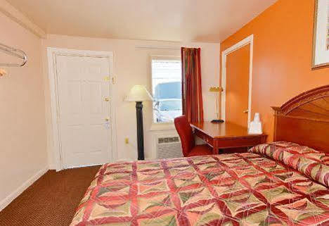 America'S Best Value Inn Lancaster Rohrerstown Exterior foto